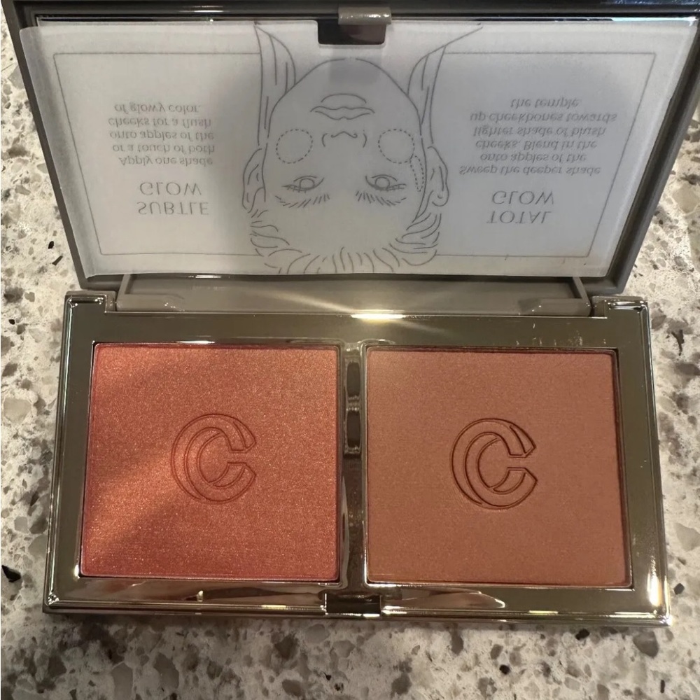 Good glow blush duo in spiced up and content